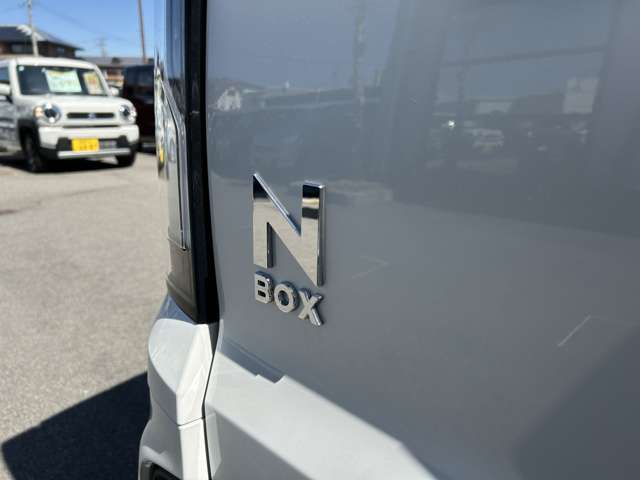 ホンダ Ｎ　ＢＯＸ カスタム ６６０ R8年 () 99