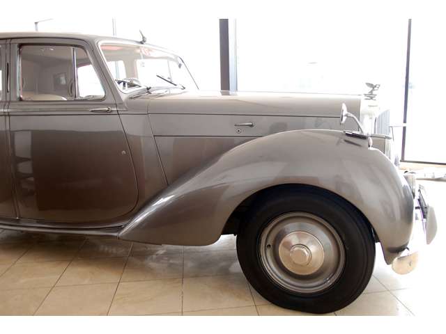 ベントレー ＢＥＮＴＬＥＹ ＶＩ フルオリジナル／一桁ナンバー S25年 (近畿) 99