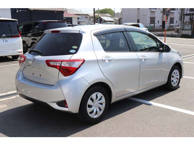 トヨタ ヴィッツ １．３ Ｆ H29年 (近畿) 99