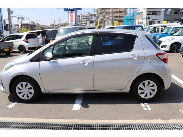 トヨタ ヴィッツ １．３ Ｆ H29年 (近畿) 99