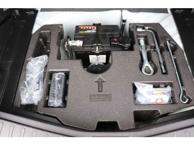 日産 ノート １．２ Ｅ－ＰＯＷＥＲ ＮＩＳＭＯ H29年 (近畿) 99