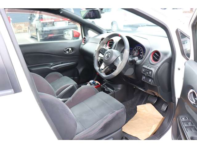 日産 ノート １．２ Ｅ－ＰＯＷＥＲ ＮＩＳＭＯ H29年 (近畿) 99