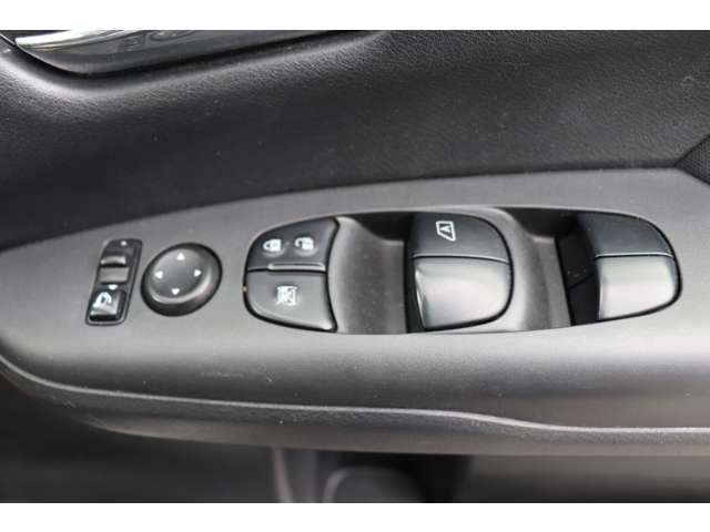 日産 セレナ １．２ Ｅ－ＰＯＷＥＲ ハイウェイスター Ｖ R1年 (近畿) 99