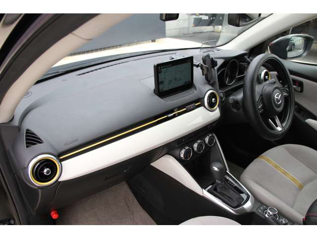 マツダ ＭＡＺＤＡ２ １．５ ＸＤ サンリット シトラス ディーゼルターボ R4年 (関東) 99
