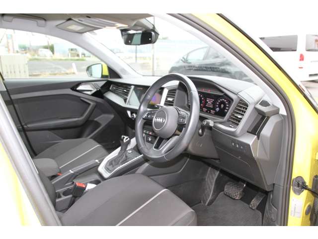 アウディ Ａ１　スポーツバック ２５ ＴＦＳＩ アドバンスト R3年 (関東) 99