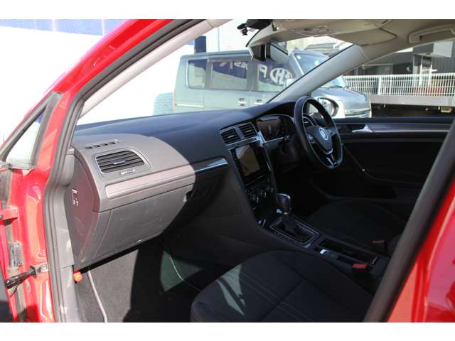 フォルクスワーゲン ゴルフ　オールトラック ＴＳＩ ４モーション ４ＷＤ H30年 (関東) 99