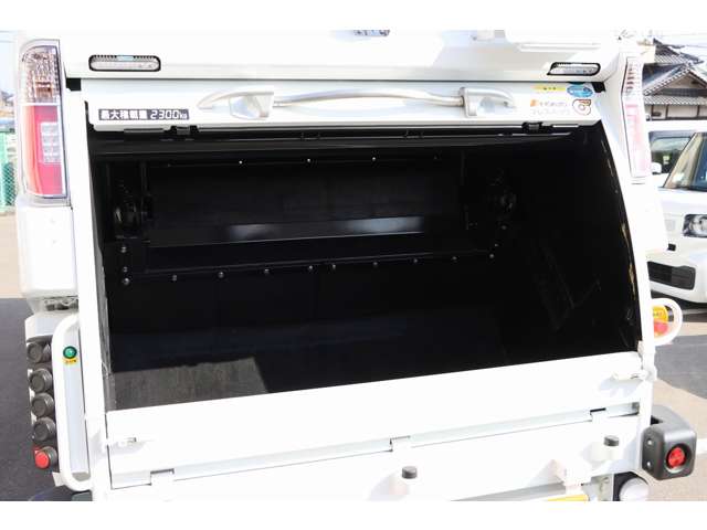 三菱フソウ キャンター ３．０ ハイルーフ ロング 全低床 ディーゼルターボ R8年 (近畿) 99