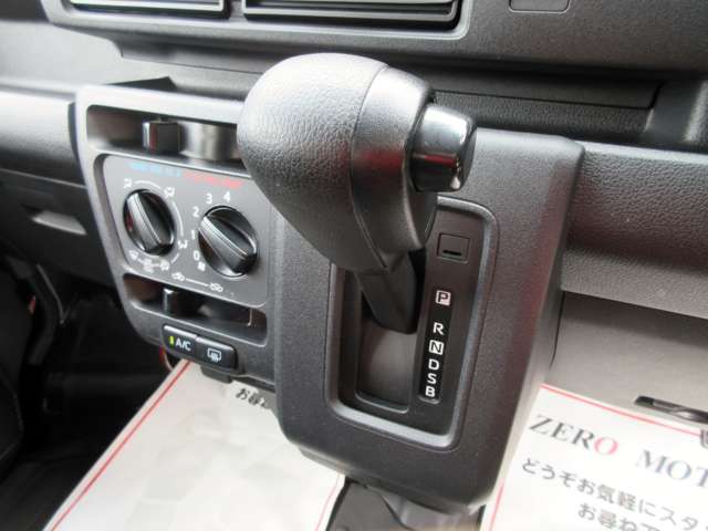 ダイハツ ハイゼットカーゴ ６６０ デラックス R4年 (関東) 99