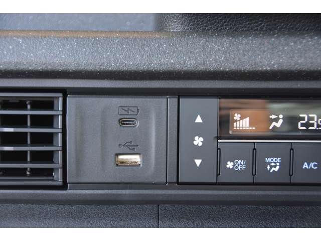ホンダ Ｎ　ＢＯＸ カスタム ６６０ R8年 (近畿) 99