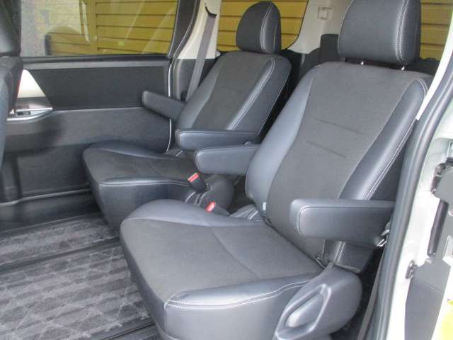 トヨタ ヴォクシー ２．０ ＺＳ 煌ＩＩＩ H25年 (関東) 99