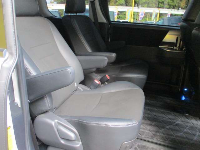 トヨタ ヴォクシー ２．０ ＺＳ 煌ＩＩＩ H25年 (関東) 99