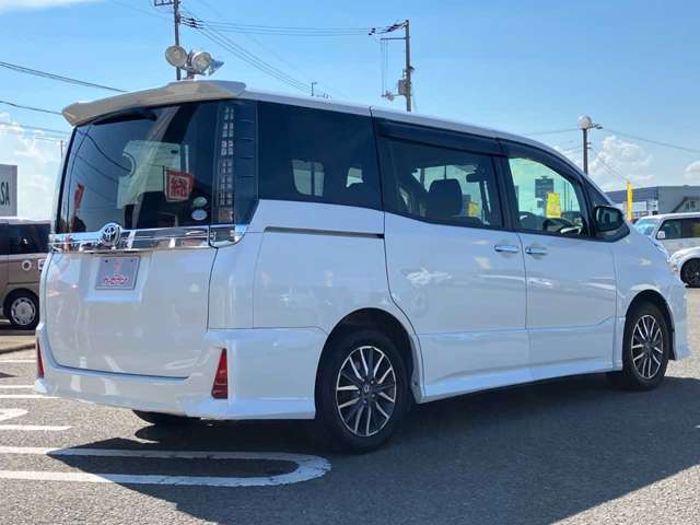 トヨタ ヴォクシー ２．０ ＺＳ 煌 H27年 (四国) 99