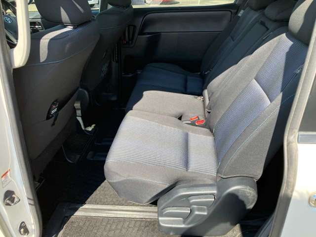 トヨタ ヴォクシー ２．０ ＺＳ 煌 H27年 (四国) 99
