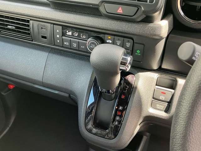 ホンダ Ｎ　ＢＯＸ カスタム ６６０ R8年 (九州・沖縄) 99