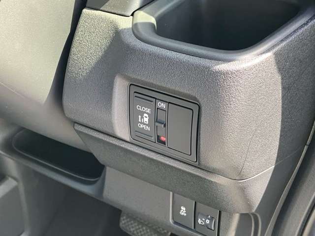 ホンダ Ｎ　ＢＯＸ カスタム ６６０ R8年 (九州・沖縄) 99