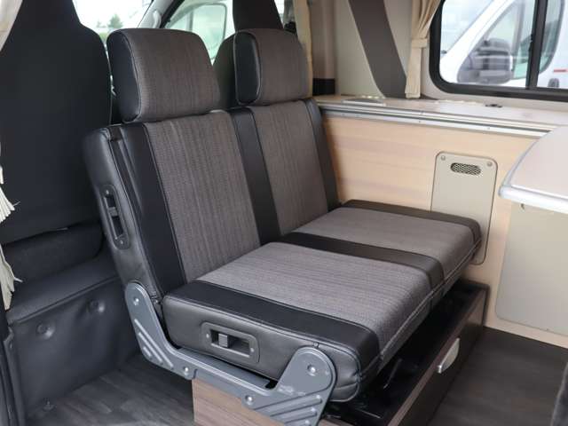 トヨタ ハイエースバン ホワイトハウス R3年 (東海) 99