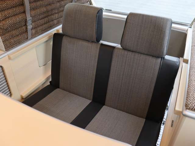 トヨタ ハイエースバン ホワイトハウス R3年 (東海) 99