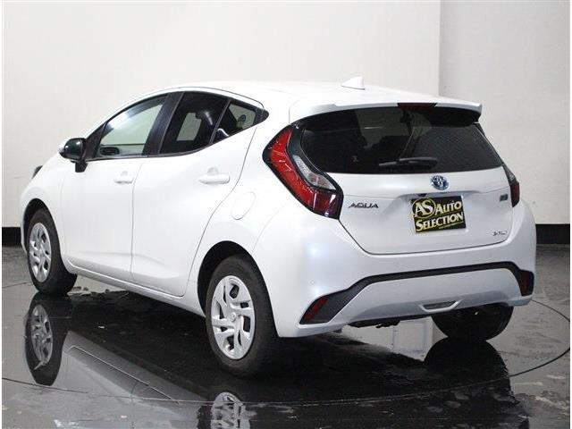 トヨタ アクア １．５ Ｘ Ｅ－ＦＯＵＲ ４ＷＤ R5年 (北海道) 99