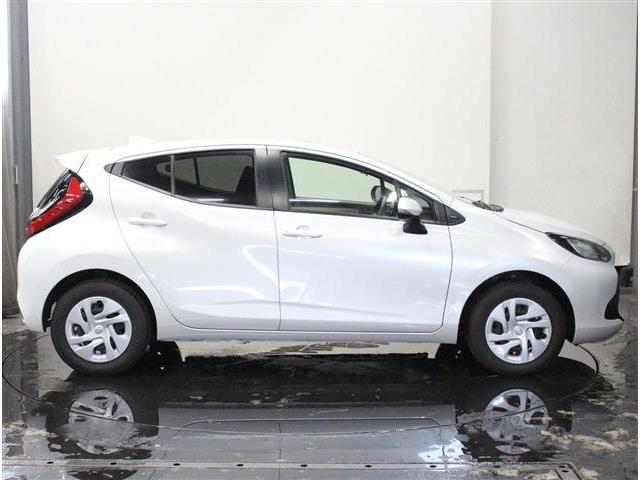 トヨタ アクア １．５ Ｘ Ｅ－ＦＯＵＲ ４ＷＤ R5年 (北海道) 99