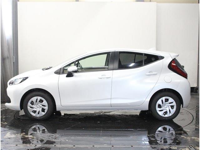 トヨタ アクア １．５ Ｘ Ｅ－ＦＯＵＲ ４ＷＤ R5年 (北海道) 99