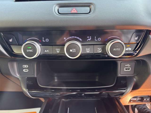 ホンダ ヴェゼル １．５ Ｅ：ＨＥＶ ＲＳ R8年 (近畿) 99