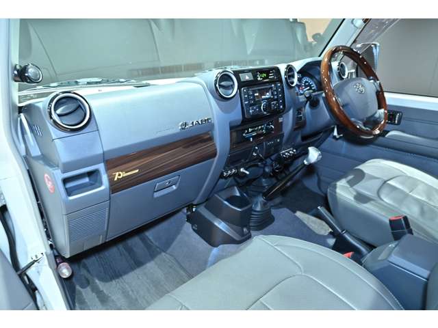 トヨタ ランドクルーザーバン ４．０ ４ＷＤ H27年 (関東) 99