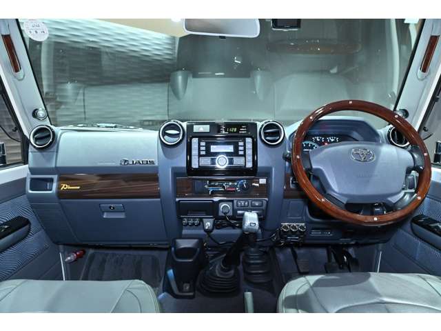 トヨタ ランドクルーザーバン ４．０ ４ＷＤ H27年 (関東) 99
