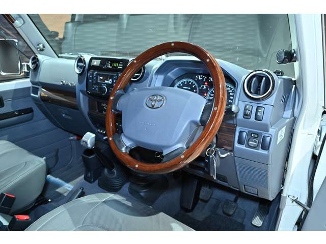 トヨタ ランドクルーザーバン ４．０ ４ＷＤ H27年 (関東) 99
