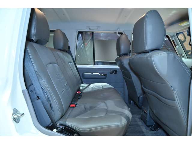 トヨタ ランドクルーザーバン ４．０ ４ＷＤ H27年 (関東) 99