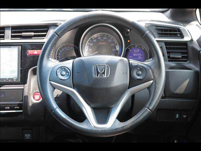ホンダ フィット ＲＳ 車検整備付 H26年 (関東) 99