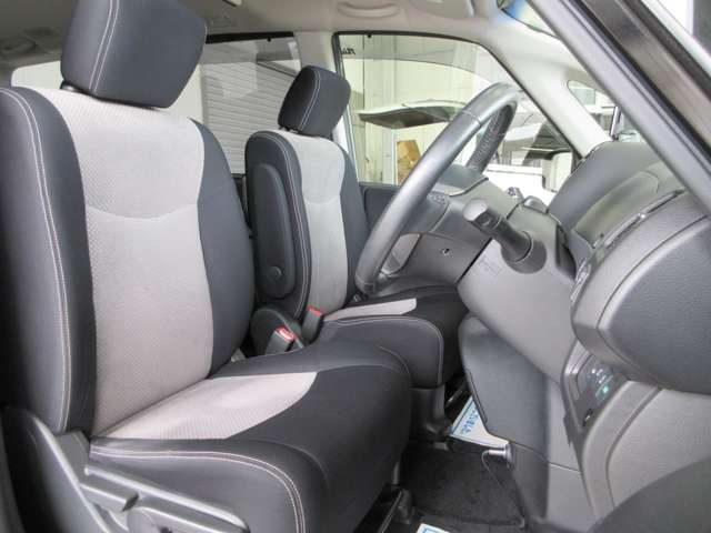 日産 セレナ ２．０ ライダー ブラックライン Ｓ－ＨＹＢＲＩＤ H26年 (関東) 99