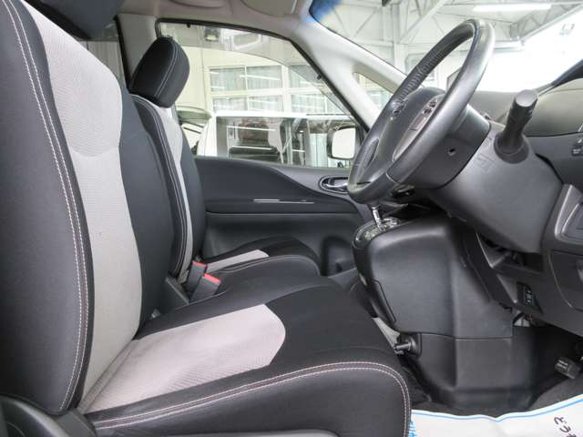 日産 セレナ ２．０ ライダー ブラックライン Ｓ－ＨＹＢＲＩＤ H26年 (関東) 99