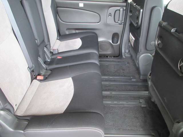 日産 セレナ ２．０ ライダー ブラックライン Ｓ－ＨＹＢＲＩＤ H26年 (関東) 99