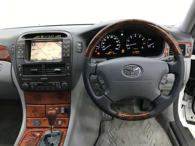 トヨタ セルシオ ４．３ Ｃ仕様 H15年 (近畿) 99