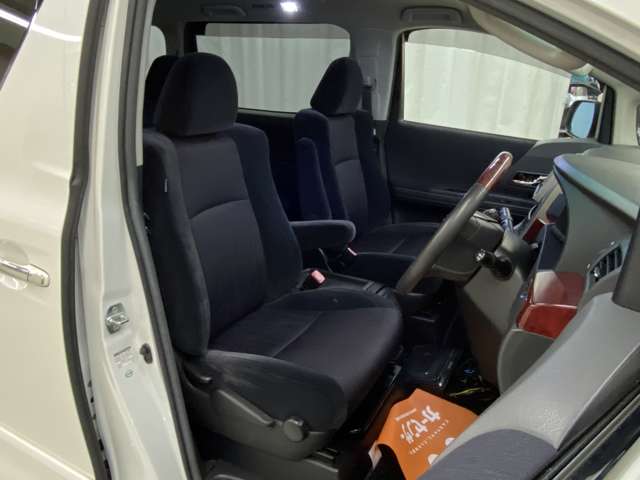 トヨタ ヴェルファイア ２．４Ｚ H22年 (近畿) 99