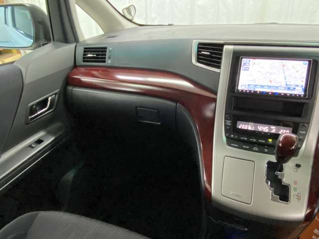 トヨタ ヴェルファイア ２．４Ｚ H22年 (近畿) 99