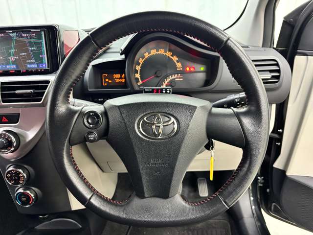 トヨタ ｉＱ １．３ １３０Ｇ ＭＴゴー レザーパッケージ H23年 (近畿) 99