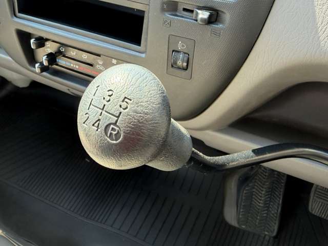トヨタ タウンエーストラック １．８ スーパーシングルジャストロー ＤＸ スチールデッキ 三方開 H16年 (近畿) 99