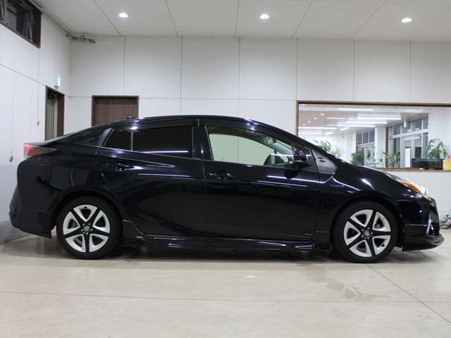 トヨタ プリウス １．８ Ｓ ツーリングセレクション H29年 (四国) 99