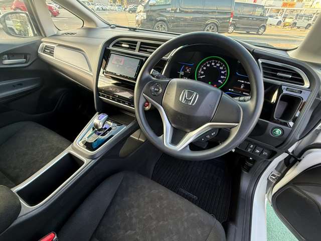 ホンダ シャトル １．５ ハイブリッド H27年 (近畿) 99