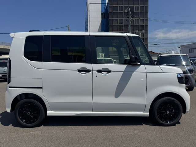 ホンダ Ｎ　ＢＯＸ カスタム ６６０ ブラック スタイル ４ＷＤ R8年 (甲信越・北陸) 99