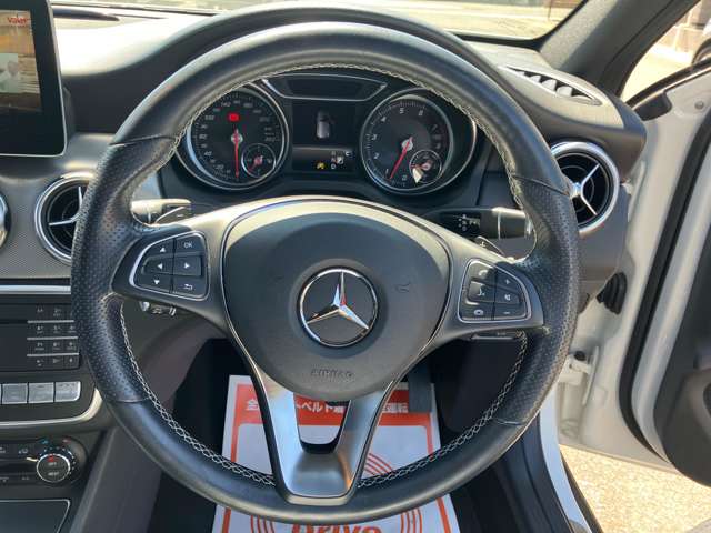 メルセデスベンツ ＧＬＡクラス ＧＬＡ２２０ ４マチック ４ＷＤ R1年 (近畿) 99