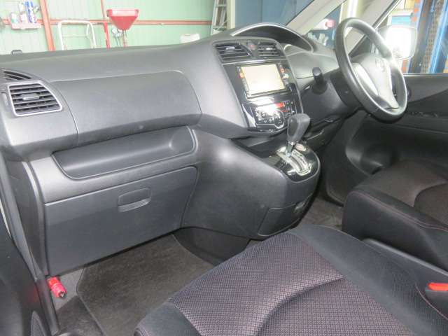 日産 セレナ ２．０ ハイウェイスター Ｖセレクション H23年 (東海) 99