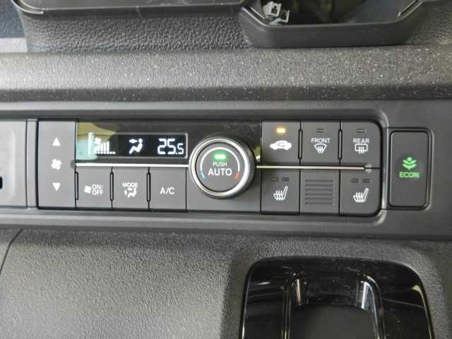 ホンダ Ｎ　ＢＯＸ カスタム ６６０ ターボ コーディネートスタイル モノトーン R7年 (九州・沖縄) 99
