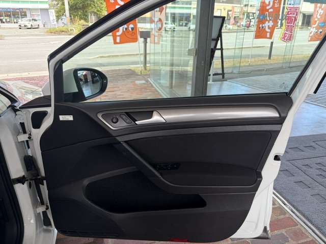 フォルクスワーゲン ゴルフ ＴＳＩ　トレンドライン H27年 (九州・沖縄) 99
