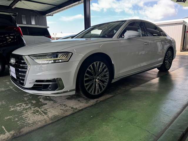 アウディ Ａ８ Ｌ ６０ ＴＦＳＩ クワトロ ４ＷＤ R1年 () 99