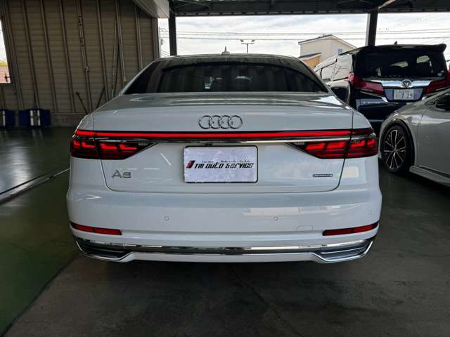 アウディ Ａ８ Ｌ ６０ ＴＦＳＩ クワトロ ４ＷＤ R1年 () 99