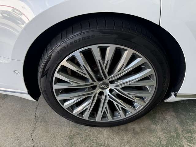 アウディ Ａ８ Ｌ ６０ ＴＦＳＩ クワトロ ４ＷＤ R1年 () 99