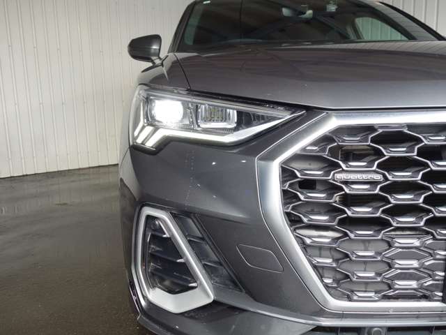 アウディ Ｑ３　スポーツバック ３５ ＴＤＩ クワトロ Ｓライン ディーゼルターボ ４ＷＤ R3年 (北海道) 99