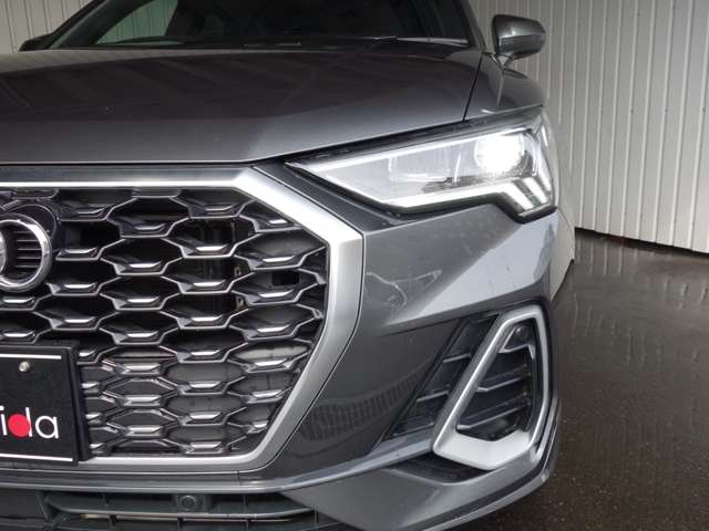 アウディ Ｑ３　スポーツバック ３５ ＴＤＩ クワトロ Ｓライン ディーゼルターボ ４ＷＤ R3年 (北海道) 99